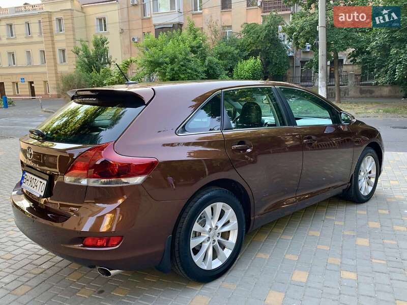 Позашляховик / Кросовер Toyota Venza 2013 в Одесі