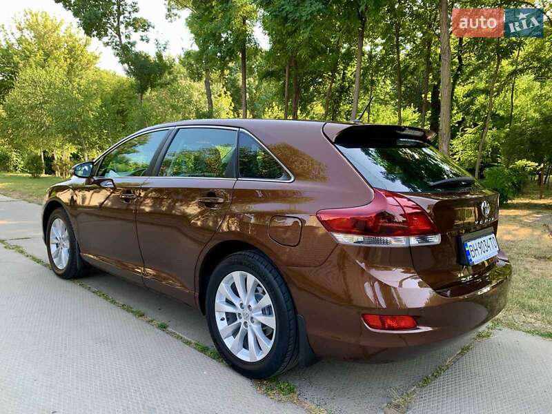 Позашляховик / Кросовер Toyota Venza 2013 в Одесі