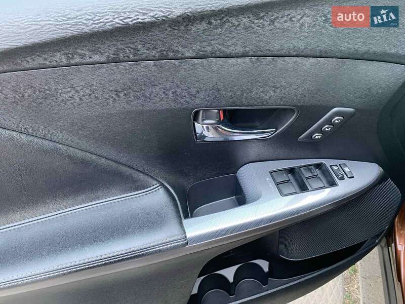 Позашляховик / Кросовер Toyota Venza 2013 в Одесі