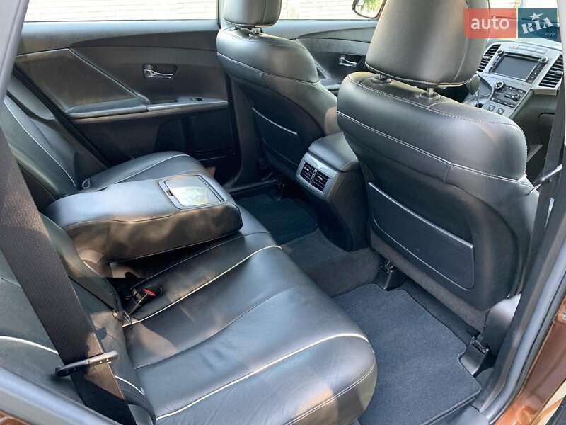 Позашляховик / Кросовер Toyota Venza 2013 в Одесі