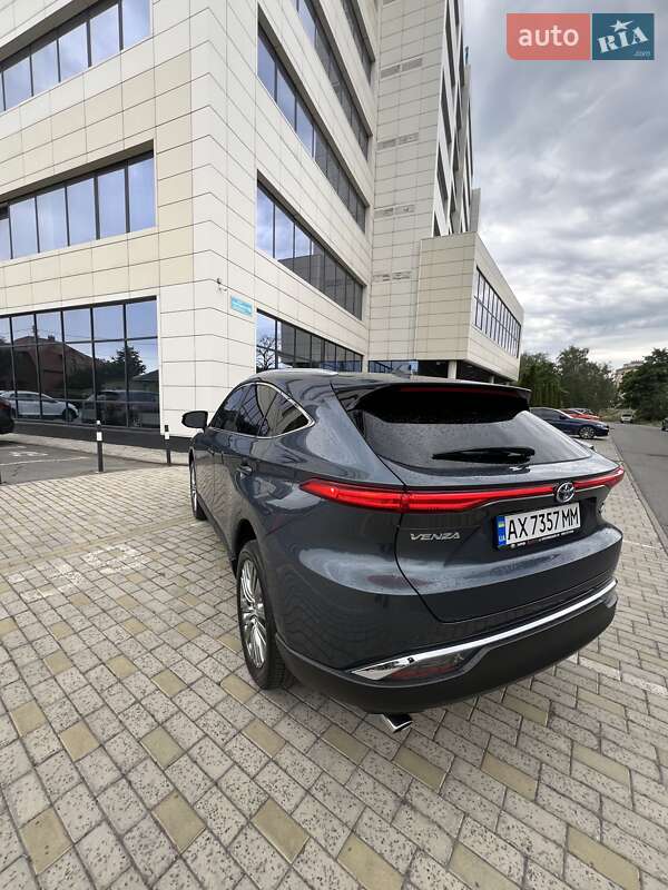 Внедорожник / Кроссовер Toyota Venza 2022 в Харькове