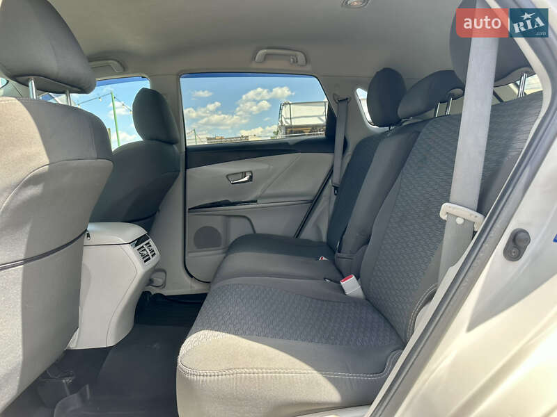 Позашляховик / Кросовер Toyota Venza 2013 в Києві