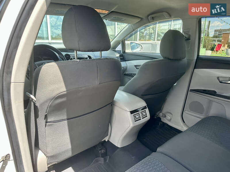 Позашляховик / Кросовер Toyota Venza 2013 в Києві