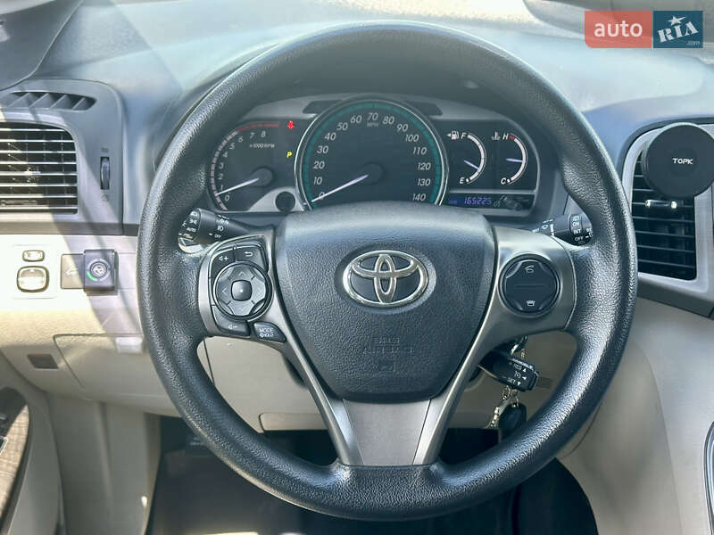 Позашляховик / Кросовер Toyota Venza 2013 в Києві