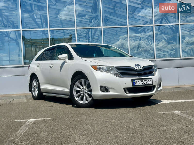 Позашляховик / Кросовер Toyota Venza 2013 в Києві