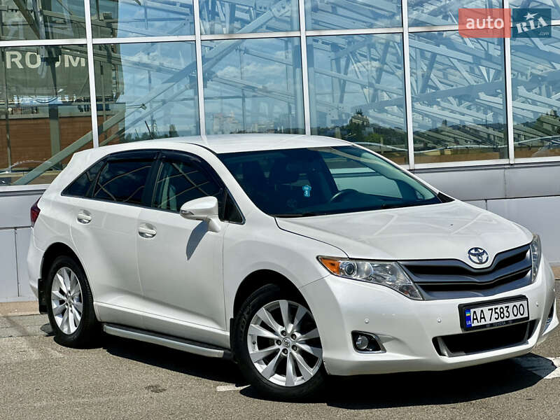 Позашляховик / Кросовер Toyota Venza 2013 в Києві