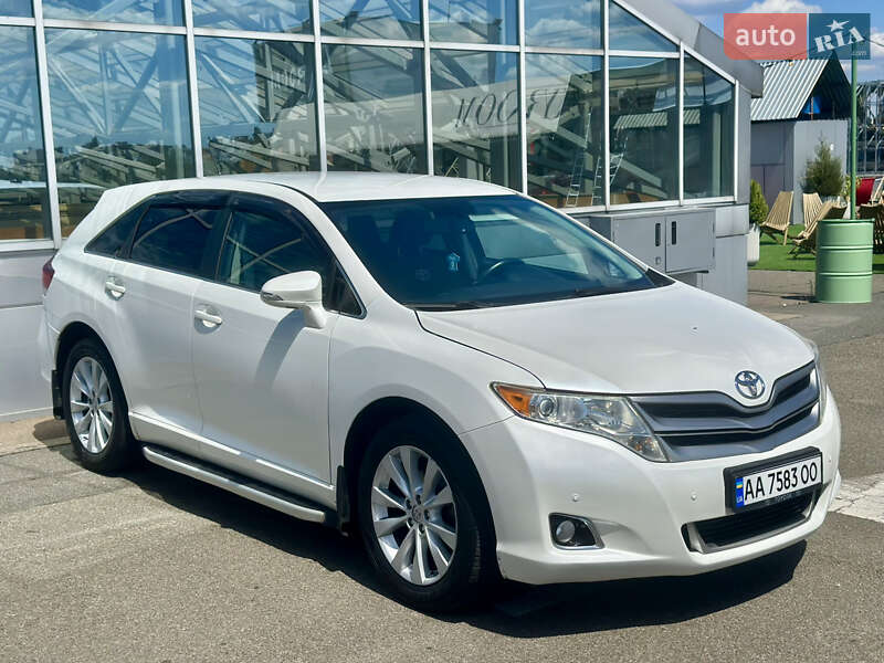 Позашляховик / Кросовер Toyota Venza 2013 в Києві