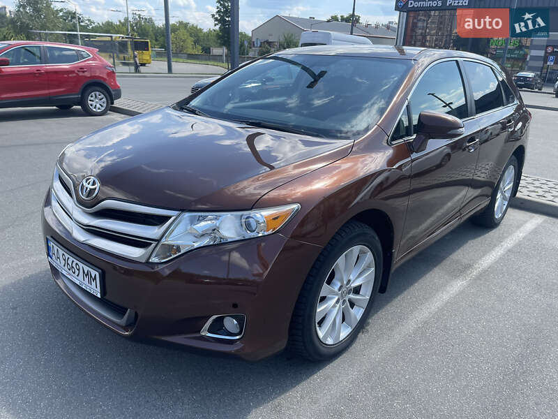 Позашляховик / Кросовер Toyota Venza 2014 в Києві
