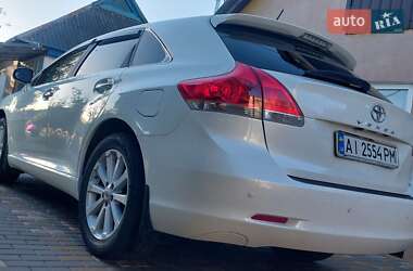 Позашляховик / Кросовер Toyota Venza 2010 в Лубнах
