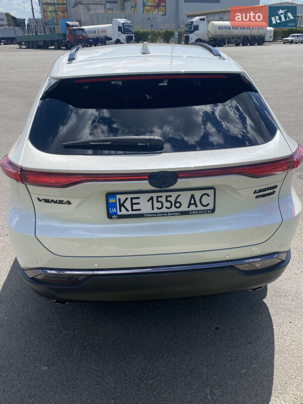 Позашляховик / Кросовер Toyota Venza 2021 в Дніпрі