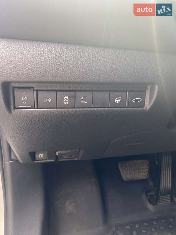 Позашляховик / Кросовер Toyota Venza 2021 в Дніпрі