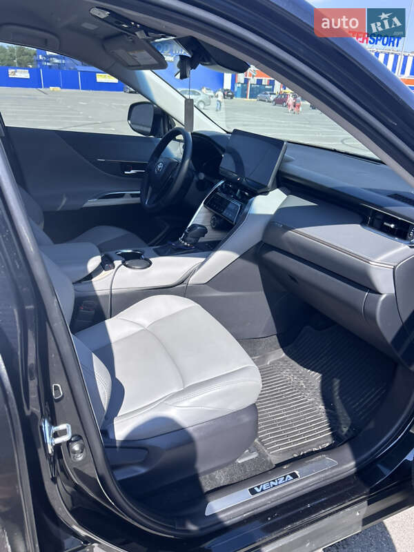 Позашляховик / Кросовер Toyota Venza 2023 в Кропивницькому