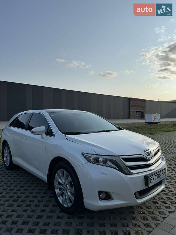 Позашляховик / Кросовер Toyota Venza 2014 в Хмельницькому