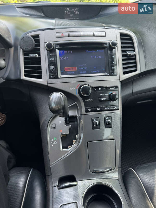 Позашляховик / Кросовер Toyota Venza 2014 в Хмельницькому