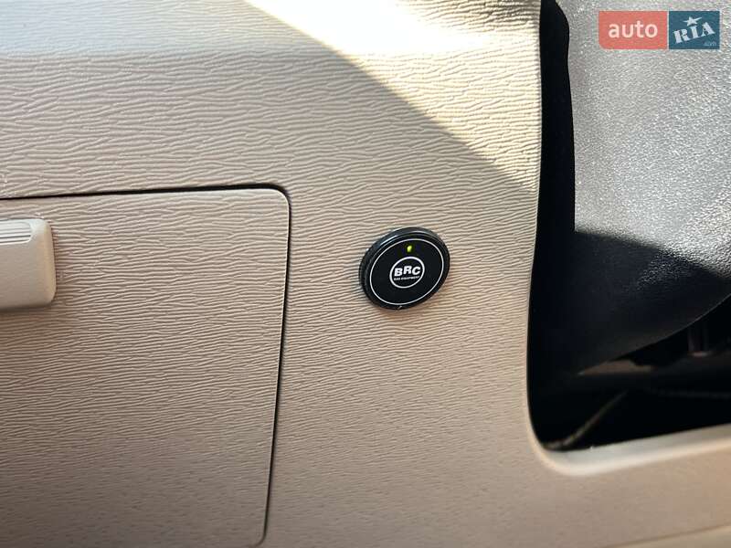 Внедорожник / Кроссовер Toyota Venza 2015 в Нововолынске