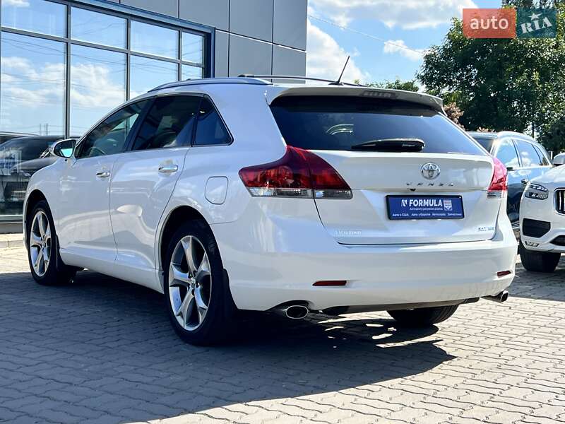 Внедорожник / Кроссовер Toyota Venza 2015 в Нововолынске