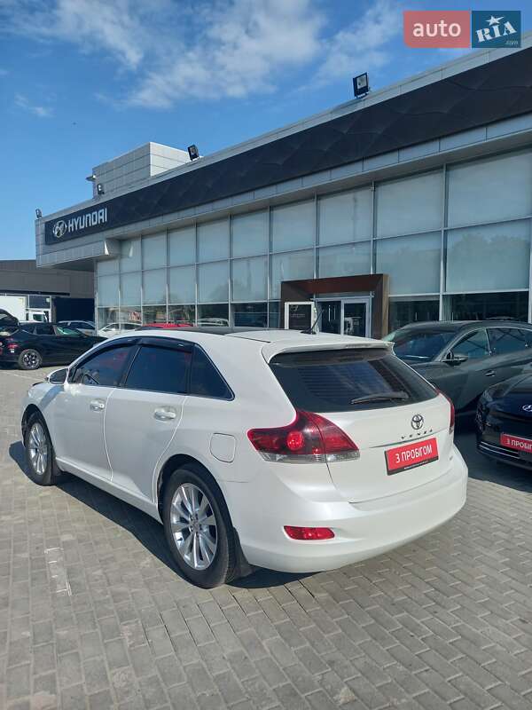 Позашляховик / Кросовер Toyota Venza 2013 в Полтаві