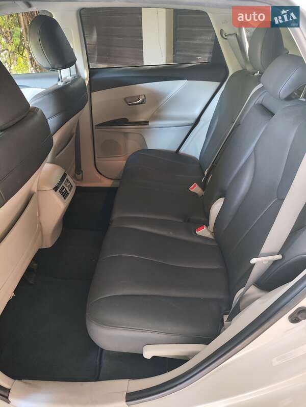 Внедорожник / Кроссовер Toyota Venza 2011 в Харькове