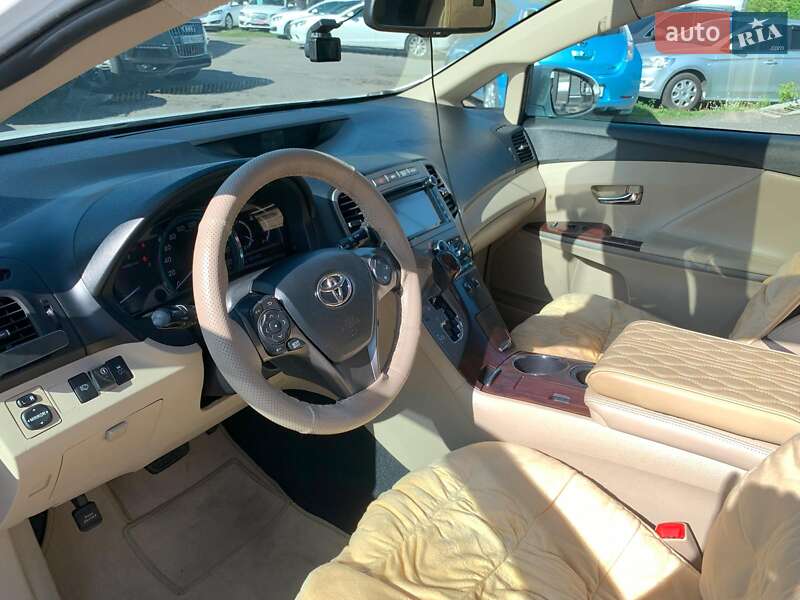 Позашляховик / Кросовер Toyota Venza 2013 в Вінниці