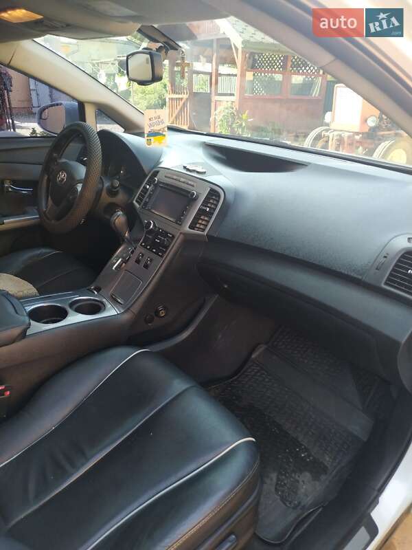 Позашляховик / Кросовер Toyota Venza 2014 в Бориславі