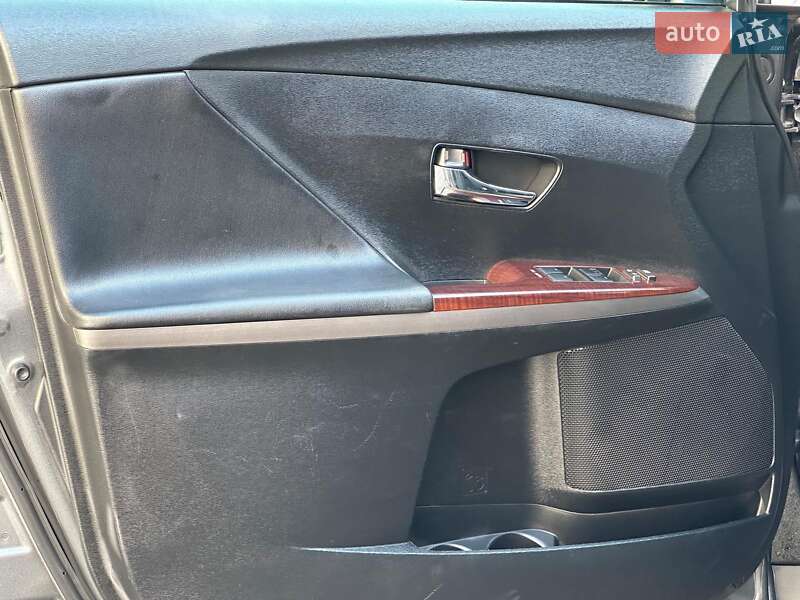 Позашляховик / Кросовер Toyota Venza 2014 в Одесі