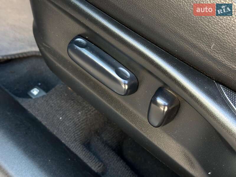 Позашляховик / Кросовер Toyota Venza 2014 в Одесі