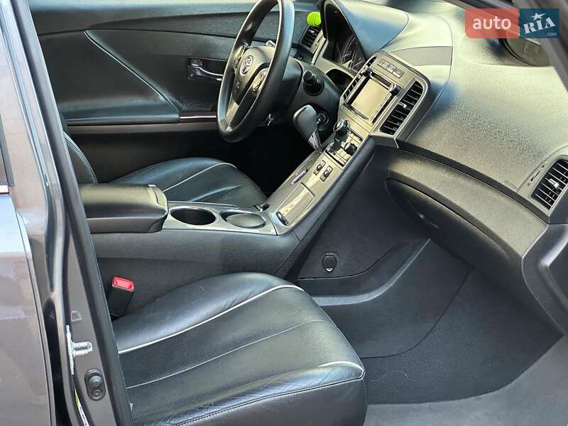 Позашляховик / Кросовер Toyota Venza 2014 в Одесі