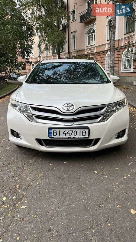 Внедорожник / Кроссовер Toyota Venza 2015 в Полтаве