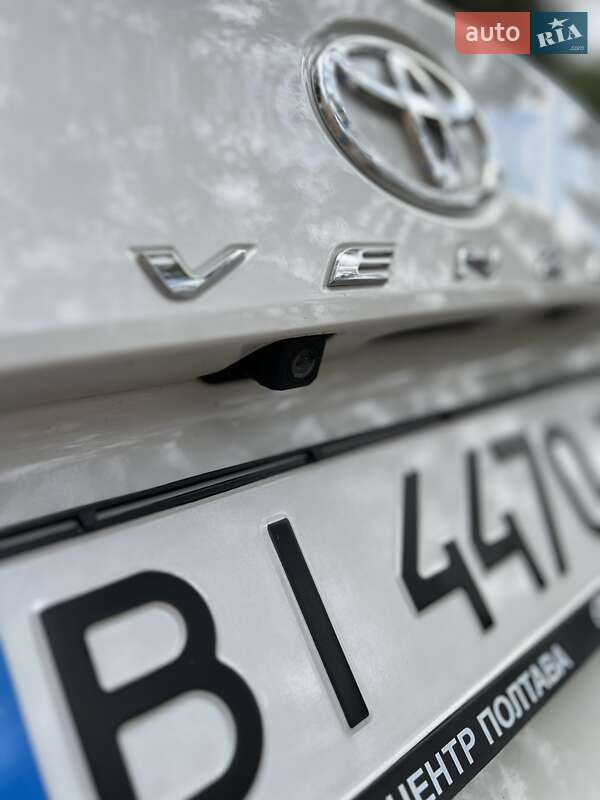 Внедорожник / Кроссовер Toyota Venza 2015 в Полтаве