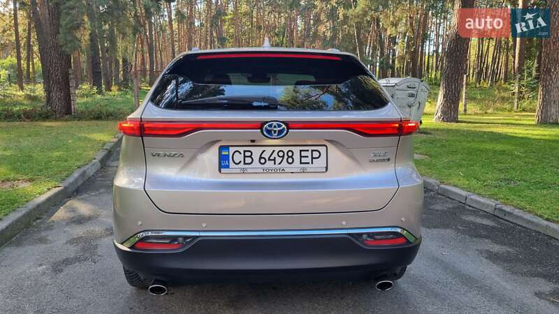 Внедорожник / Кроссовер Toyota Venza 2021 в Киеве