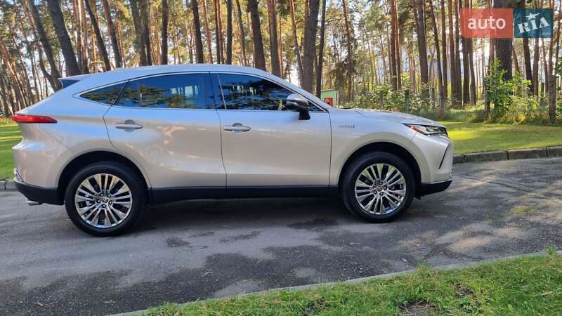 Внедорожник / Кроссовер Toyota Venza 2021 в Киеве