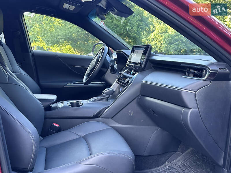 Позашляховик / Кросовер Toyota Venza 2022 в Львові