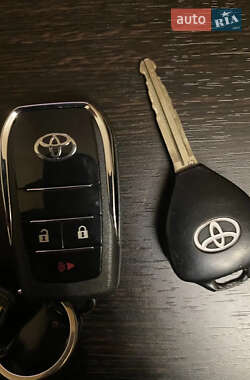Внедорожник / Кроссовер Toyota Venza 2010 в Харькове
