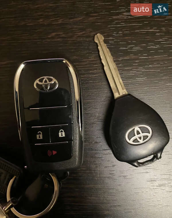 Внедорожник / Кроссовер Toyota Venza 2010 в Харькове