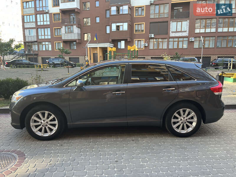 Позашляховик / Кросовер Toyota Venza 2011 в Вараші