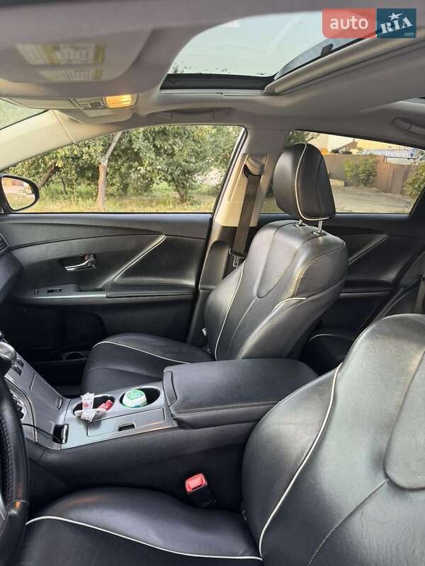 Позашляховик / Кросовер Toyota Venza 2014 в Києві