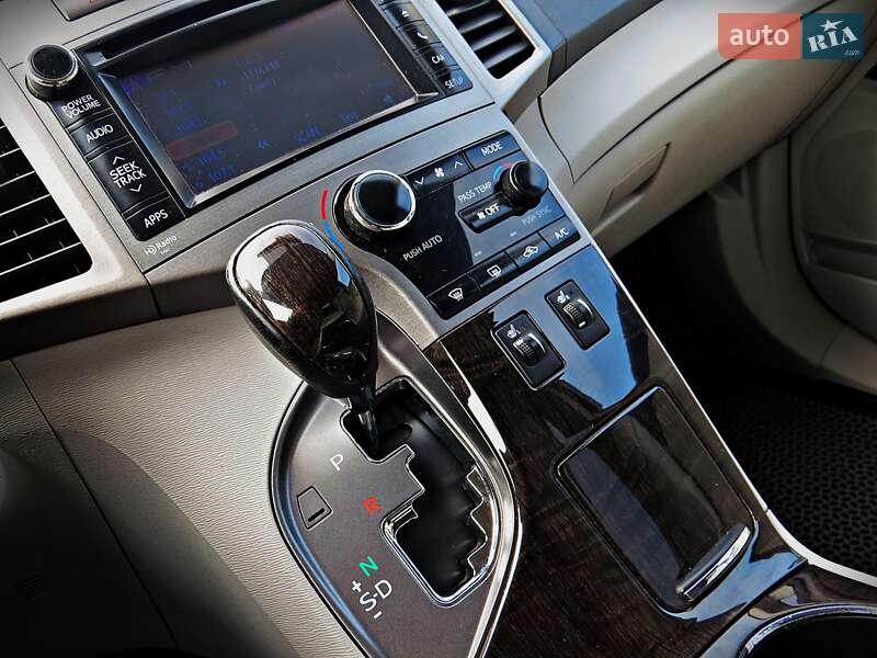 Позашляховик / Кросовер Toyota Venza 2014 в Черкасах