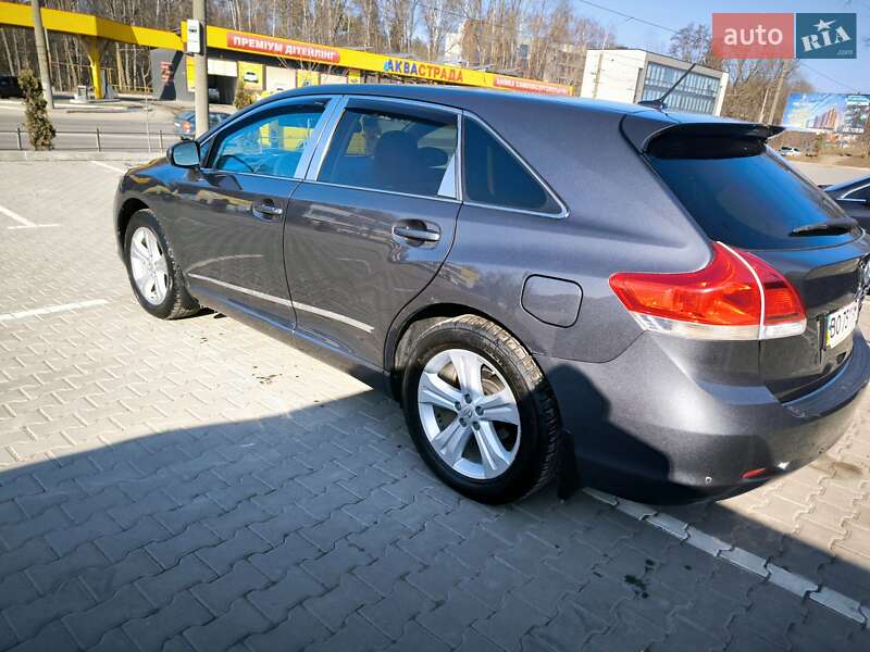 Позашляховик / Кросовер Toyota Venza 2011 в Тернополі