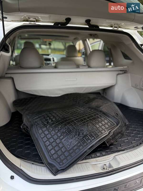 Внедорожник / Кроссовер Toyota Venza 2010 в Киеве