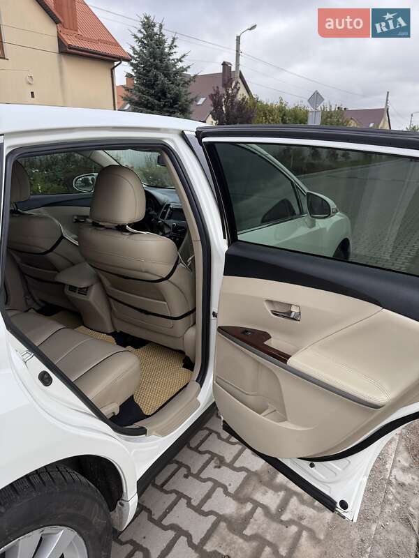 Позашляховик / Кросовер Toyota Venza 2013 в Хмельницькому