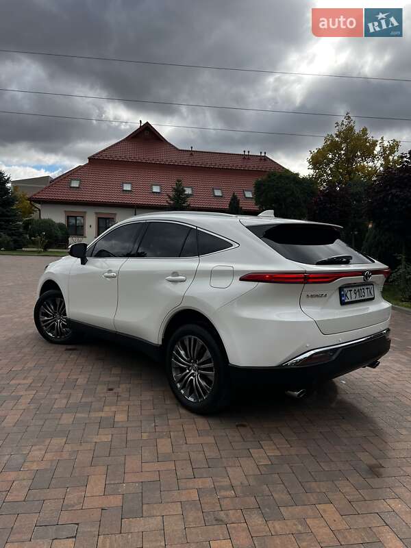 Позашляховик / Кросовер Toyota Venza 2022 в Івано-Франківську