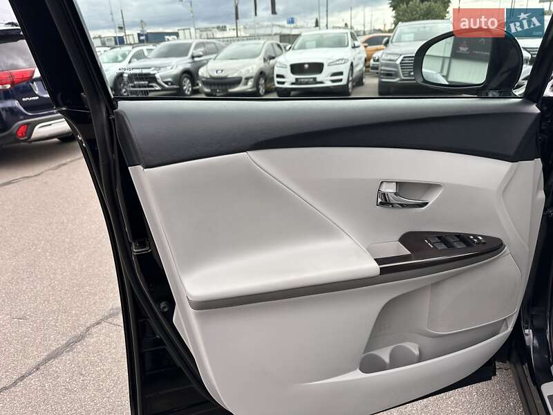 Внедорожник / Кроссовер Toyota Venza 2010 в Киеве