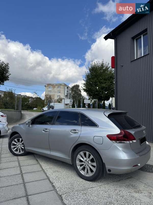 Внедорожник / Кроссовер Toyota Venza 2015 в Дрогобыче