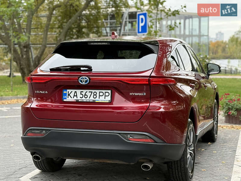 Позашляховик / Кросовер Toyota Venza 2022 в Києві