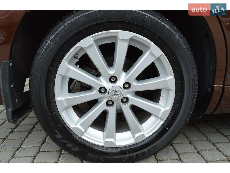 Внедорожник / Кроссовер Toyota Venza 2010 в Львове