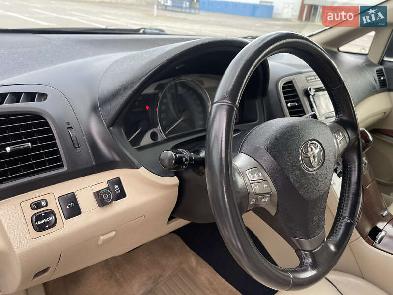 Позашляховик / Кросовер Toyota Venza 2010 в Одесі