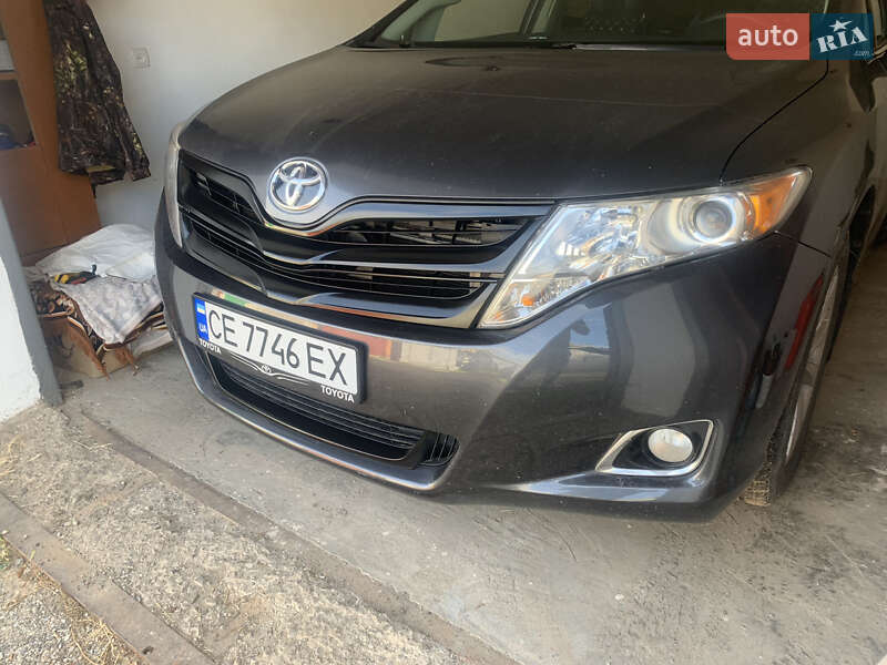 Позашляховик / Кросовер Toyota Venza 2012 в Чернівцях