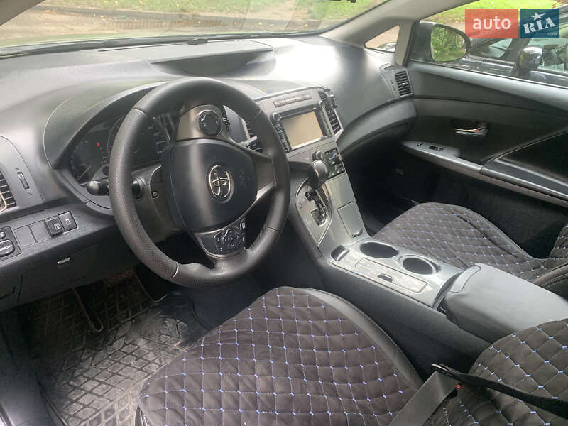 Позашляховик / Кросовер Toyota Venza 2012 в Чернівцях
