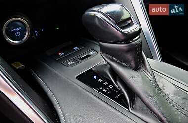Внедорожник / Кроссовер Toyota Venza 2021 в 