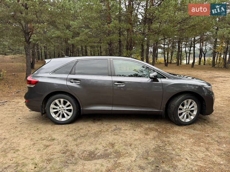 Позашляховик / Кросовер Toyota Venza 2014 в Житомирі